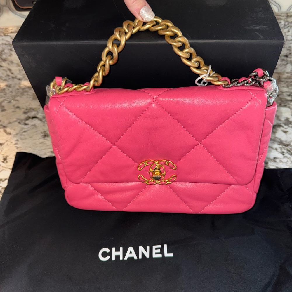 Chanel 19 Small Like New Condition Hot Pink - Picture 14 of 14